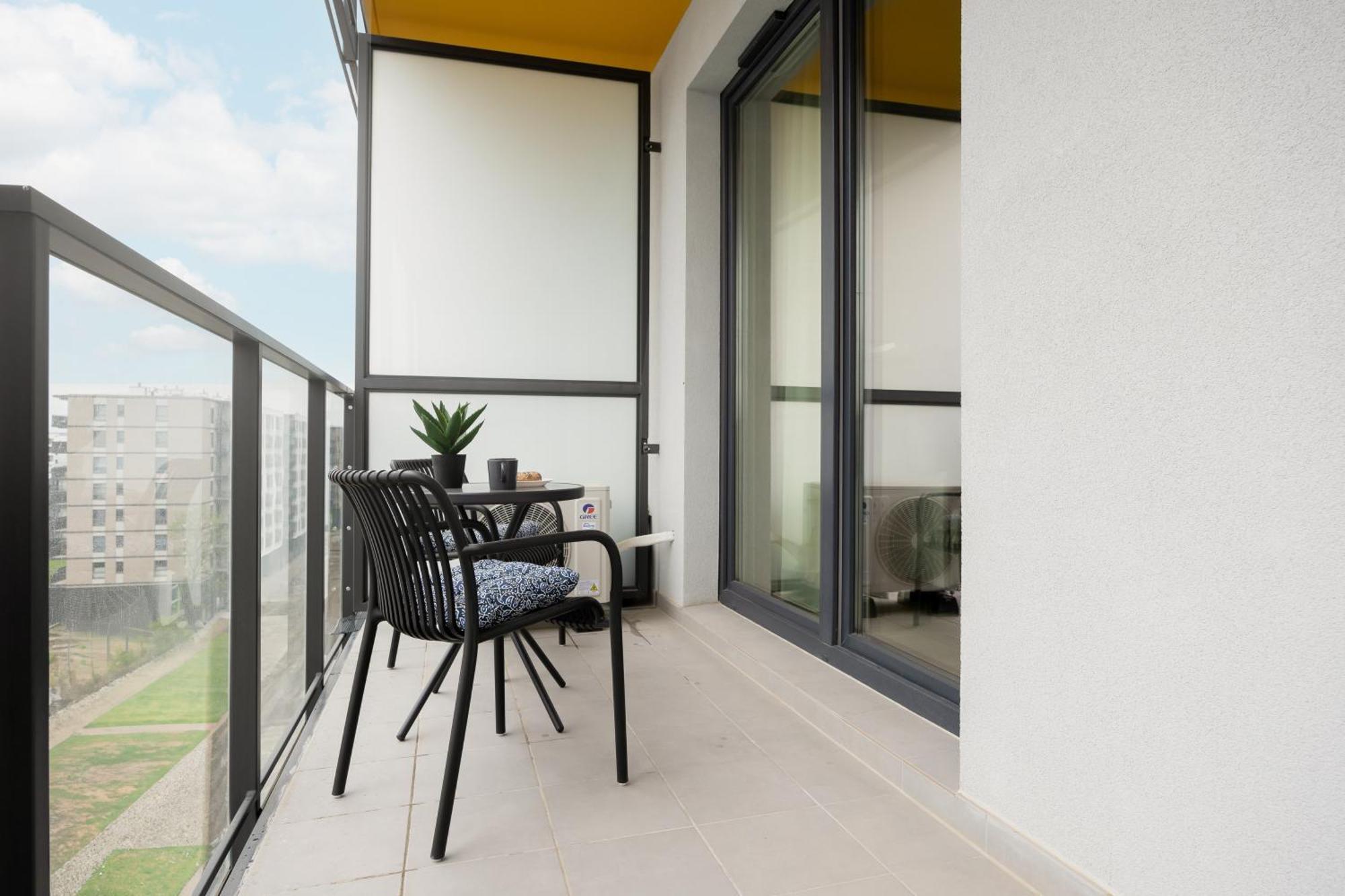 Stylish Apartments With Parking By Noclegi Renters Warsawa Bagian luar foto